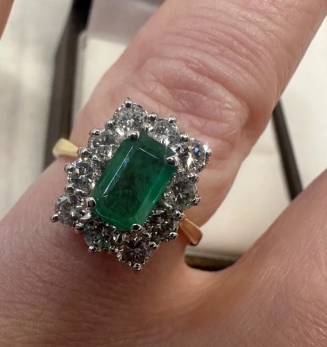 18ct yellow gold emerald - 18ct, and