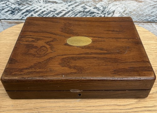 Empty wooden oak cutlery - empty,