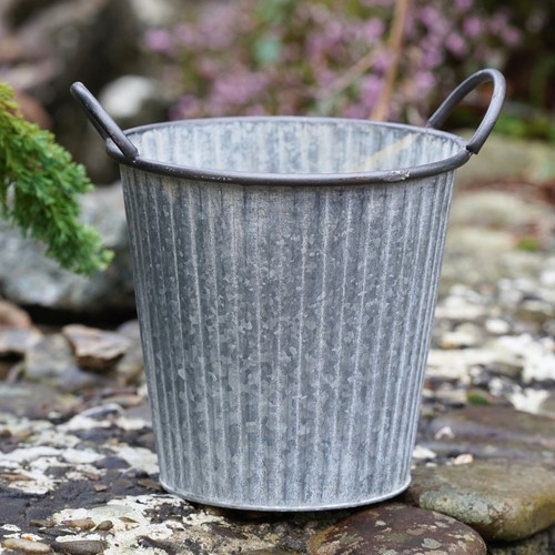 Zinc metal flower - flower, ribbed