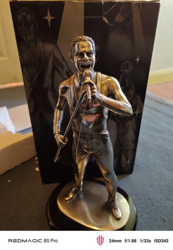 Freddie mercury queen silver