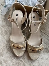 Women’s Size 7 Pavers