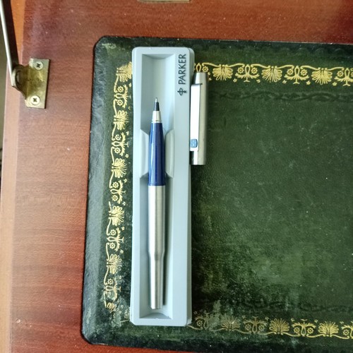 Parker roller ball pen - 25,