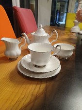 Royal Albert Chantilly Tea for One set including Tea Pot