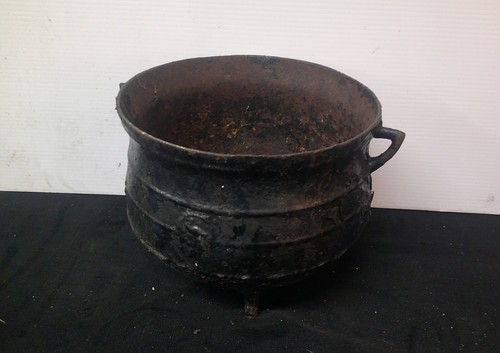 Victorian cast iron three - , leg