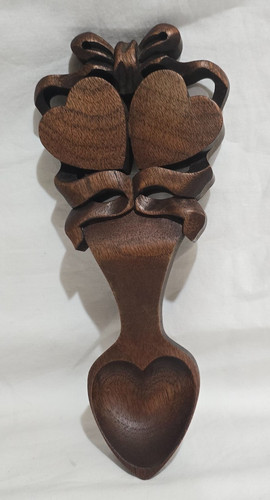 Welsh love spoon hearts w - -,