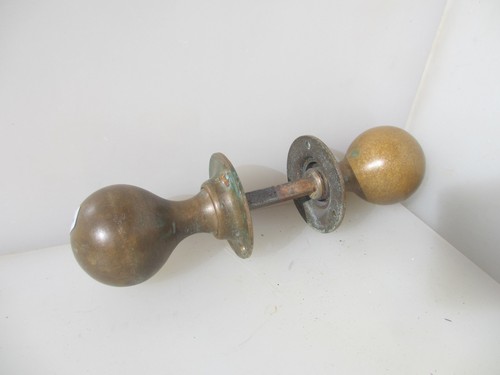 Victorian brass door - victorian, knobs