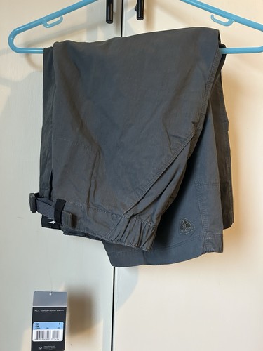 Nike acg shorts - -, size