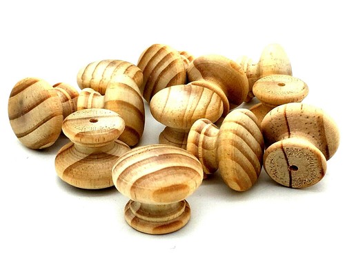 Deluxe pine knobs 30mm - pine,