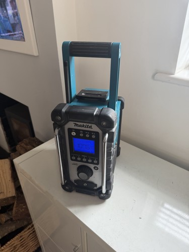 Makita bmr102 job site radio - bmr102,