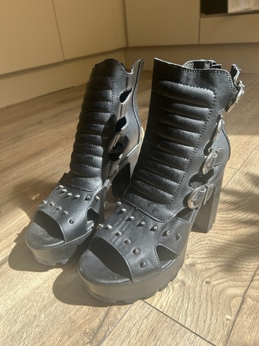 Rock rebel gothic - rock,