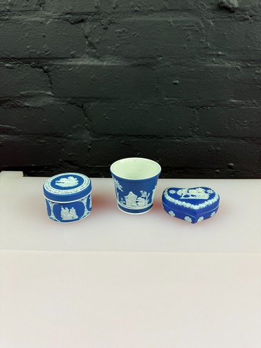 Wedgwood blue and - blue, jasper