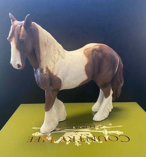 Cob horse ornament - , piebald