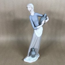 Lladro Girl With Jug Vintage