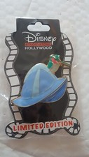 Pocahontas - DSSH John Smith Hat with Flit - Disney Trading Pin