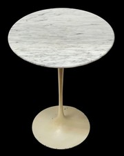 Mid-Century Tulip Marble Side Table by Eero Saarinen - Circa 1960s 1970s
