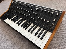 MOOG Subsequent 37 Keyboard Synth (Sub 37) plus Perspex dust cover