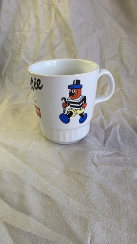 Vintage bertie bassett mug - bassett,