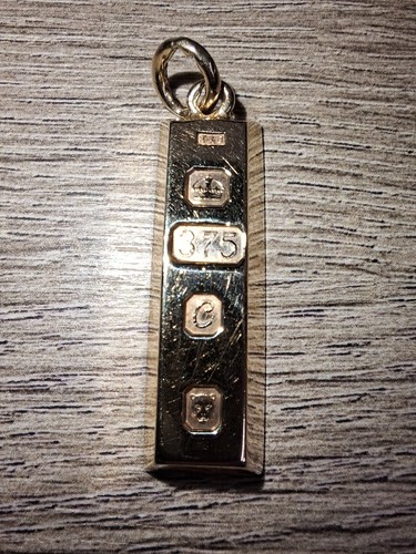 9ct yellow gold - ingot, pendant