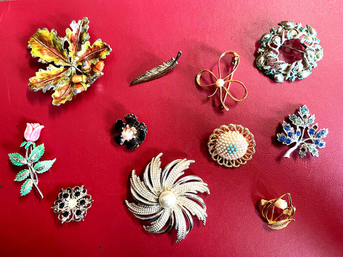 Vintage brooches flowers - brooches,