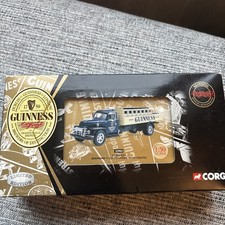 Corgi 52903 Diamond T620 Dropside with Crates in GUINNESS Livery, 1:50 Scale