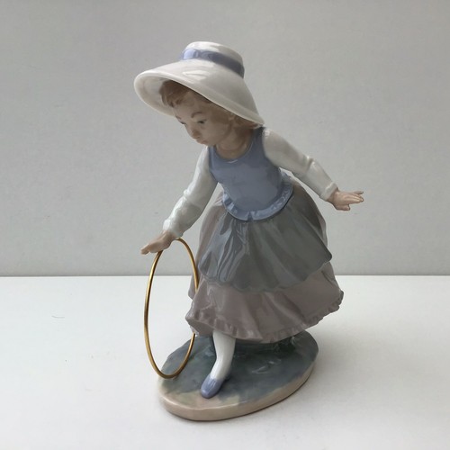 Nao lladro figurine girl - by,