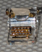 SWAROVSKI CRYSTAL MEMORIES –