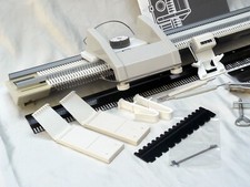 SINGER MINIMAILLE 180 NEEDLE KNITTING MACHINE