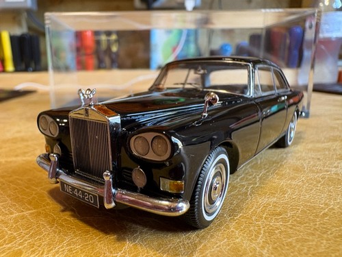 Rolls royce silver - silver, iii