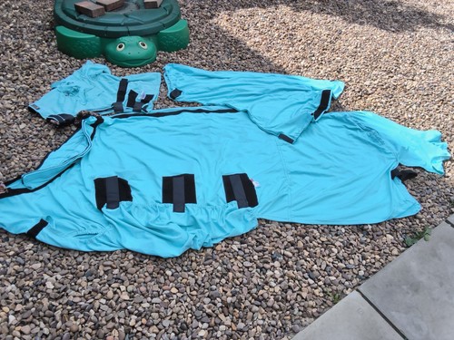 Bnwt snuggy hoods bug - bnwt,