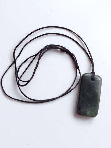 Mauri green stone - mauri,
