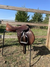 Pessoa Paris Brown Close Contact 16” Saddle