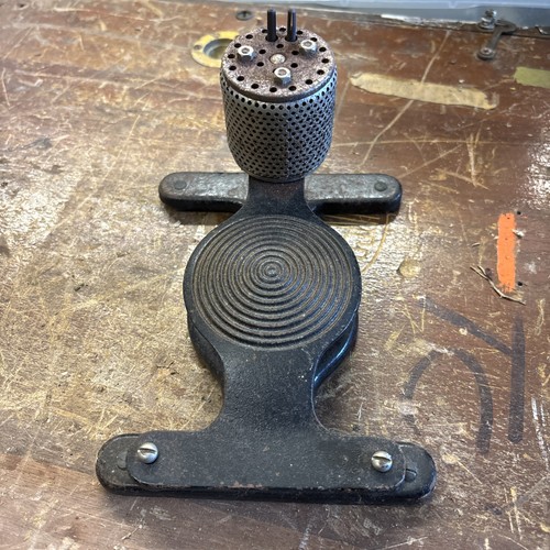 Vtg cast iron - vtg, foot