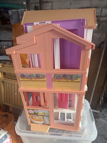 Barbie house and - barbie, set