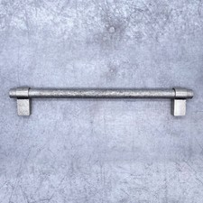 KITCHEN CABINET DOOR HANDLES /
