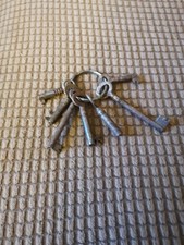 7 x Vintage Keys. Various