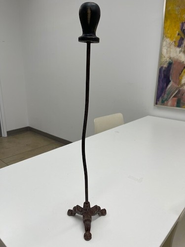 Metal base wooden top hat - base,