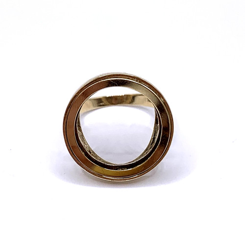 Half sovereign mount ring 9ct - half,