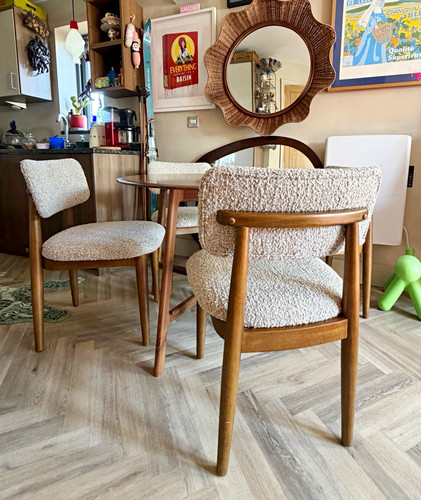 Round walnut dining table - walnut,