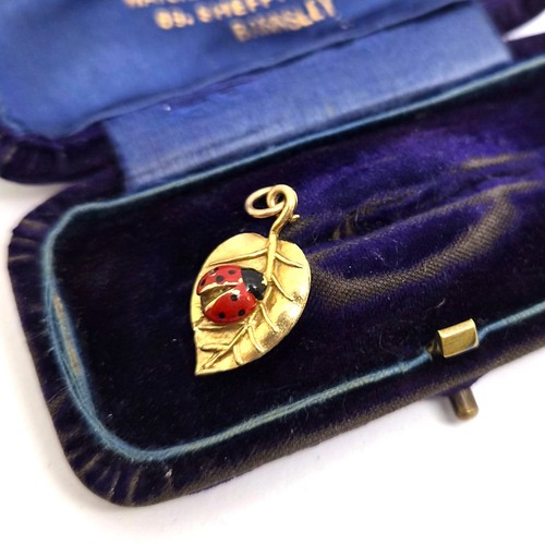 9ct gold ladybug leaf charm - gold,