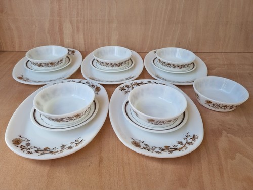 Vintage pyrex brown floral - brown,