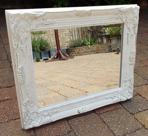 Small shabby chic wall - shabby,