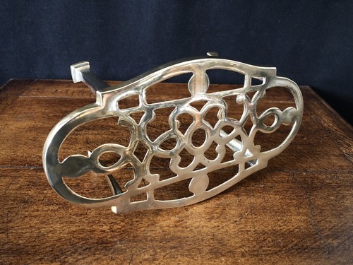 Brass trivet - brass,