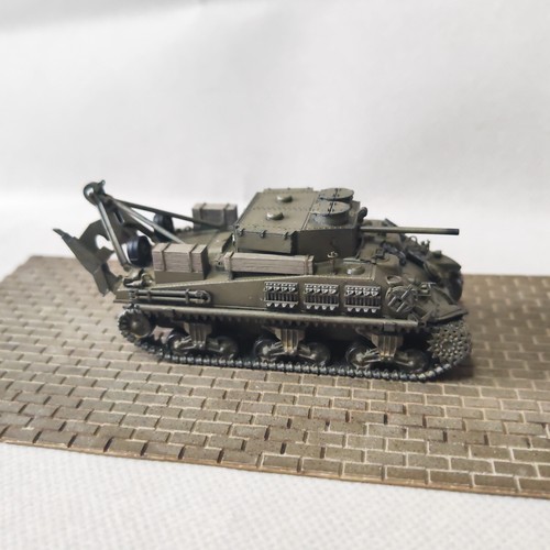Sherman m4a4 armored - 1/72,
