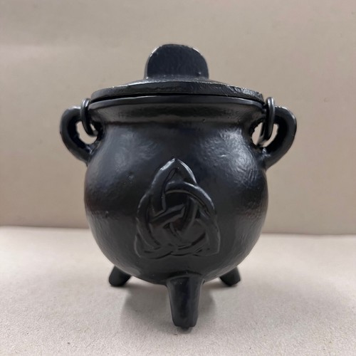 Small cast iron - iron, witches