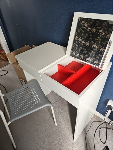 Small dressing tablewith - small,