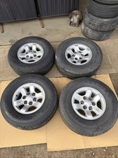 4 TOYOTA LAND CRUISER HILUX