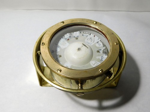 Vintage brass sestrel - vintage, magnetic