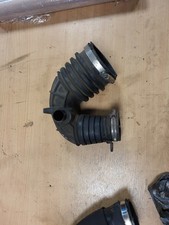 AUDI A6 C6 2.0 TDI BRE ENGINE AIR INTAKE HOSE PIPE 4F0129615E