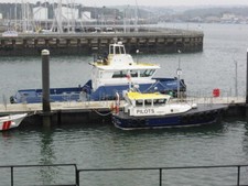Photo - Plymouth - pilot boat and tug  c2015