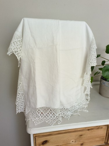 Pair white vtg lace - pair,